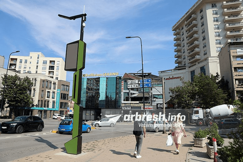 Smart Poles von Cacttus in Pristina, Kosovo